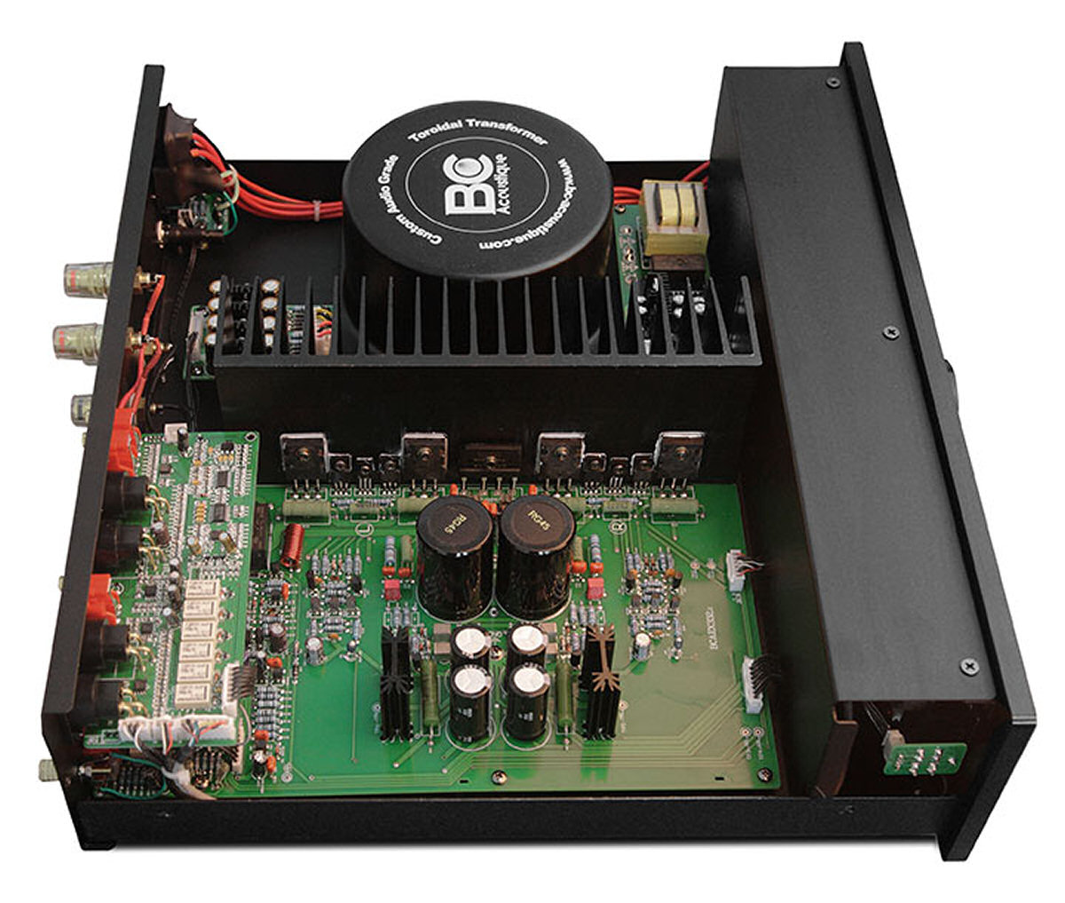 BC-Acoustique100WAmp.jpg