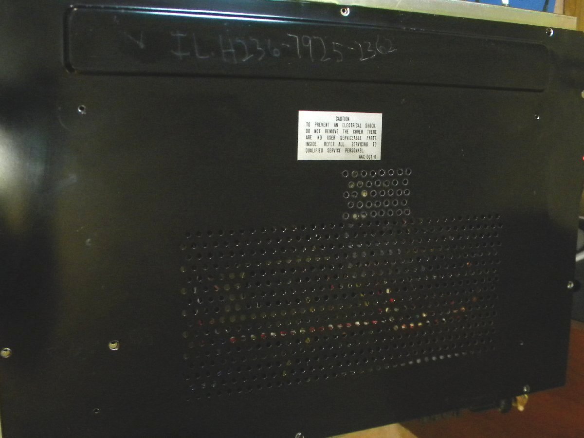 PioneerSX-950BottomVentilation.jpg