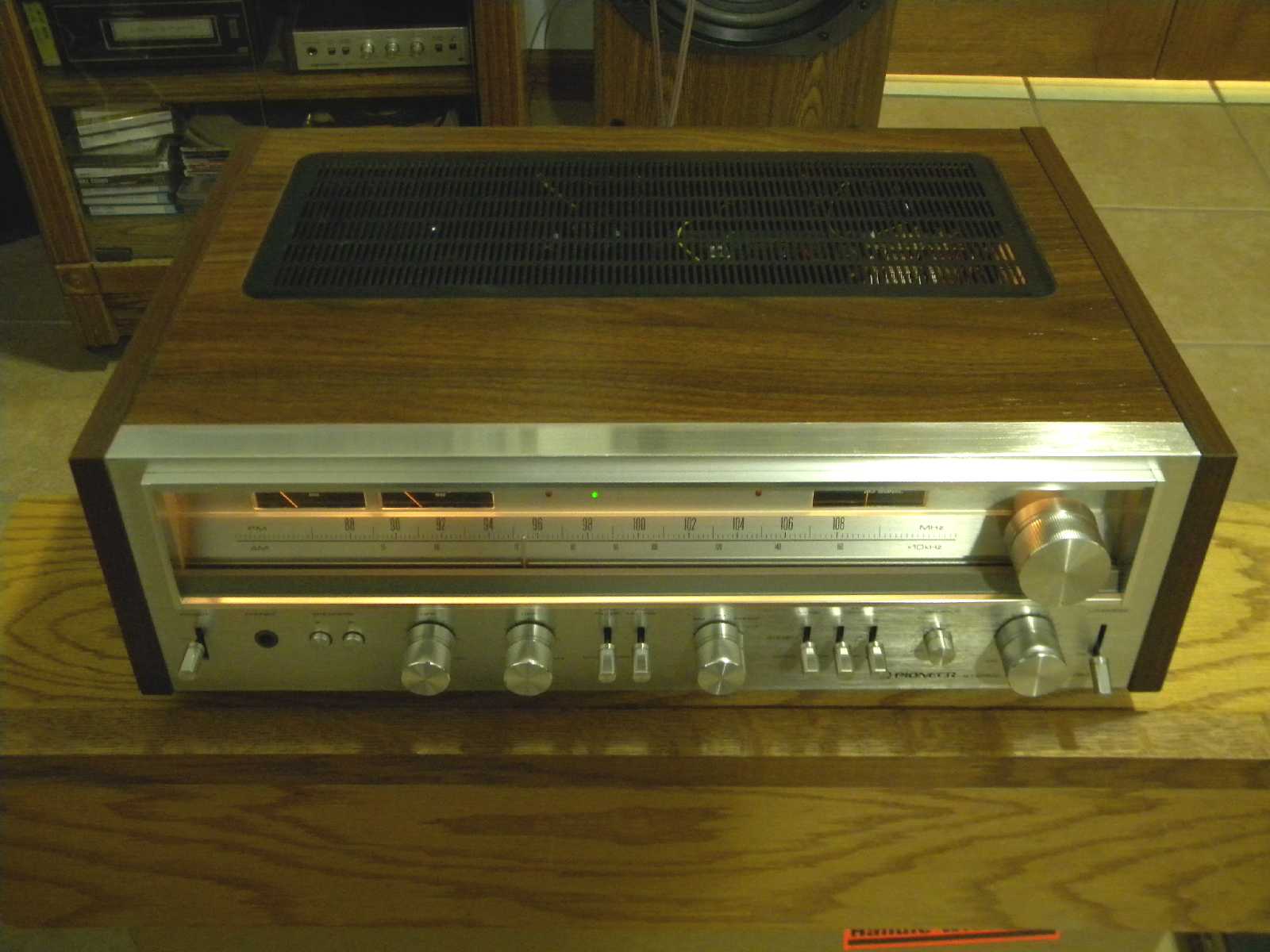 SX-780BFront.jpg